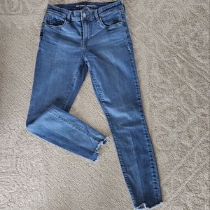Old Navy Rockstar Mid-Rise Ombre Ankle Skinny Jean Chewed Hem Size 4